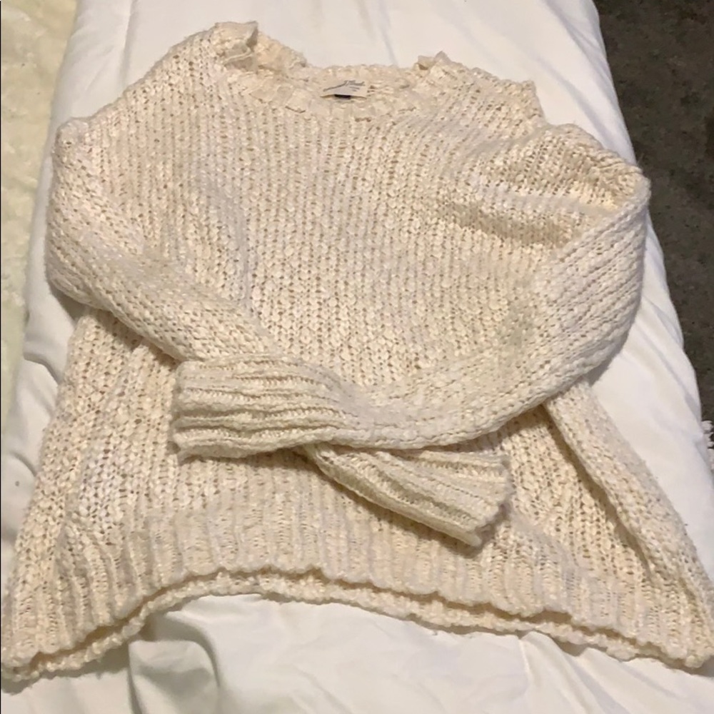 White Sweater Size Small